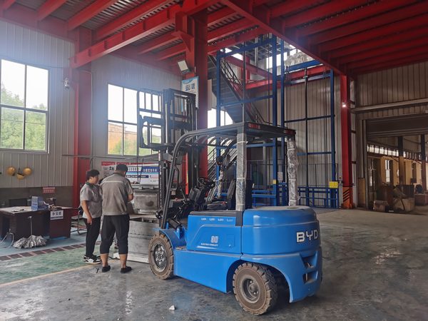 Container rates hold at $4,476 per 40ft for a second week