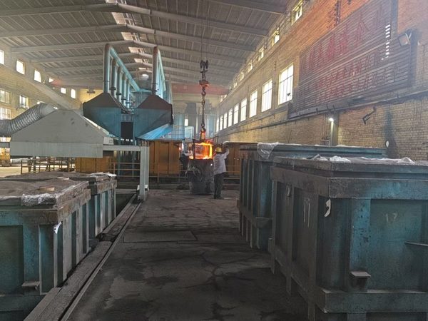 Moulding and pouring 2