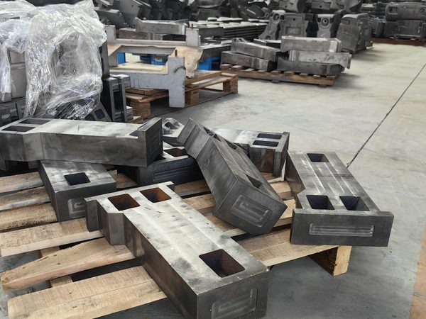 Columns, cross beams and slides