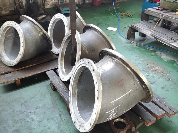 Butterfly valve bodies and pipe fittings